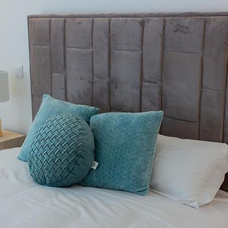 Stunning Apartment W/ Free Parking By Lovelystay Porto Exterior foto