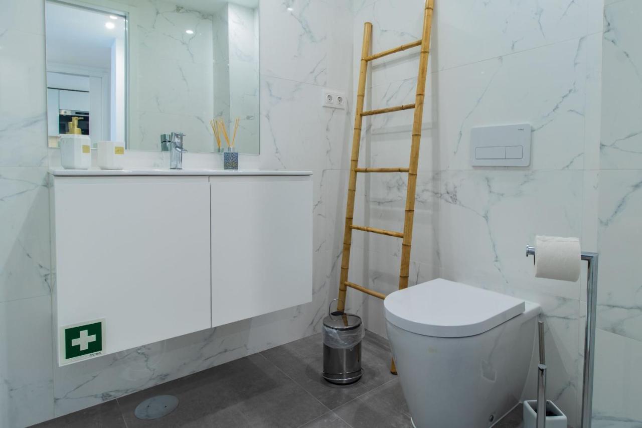 Stunning Apartment W/ Free Parking By Lovelystay Porto Exterior foto