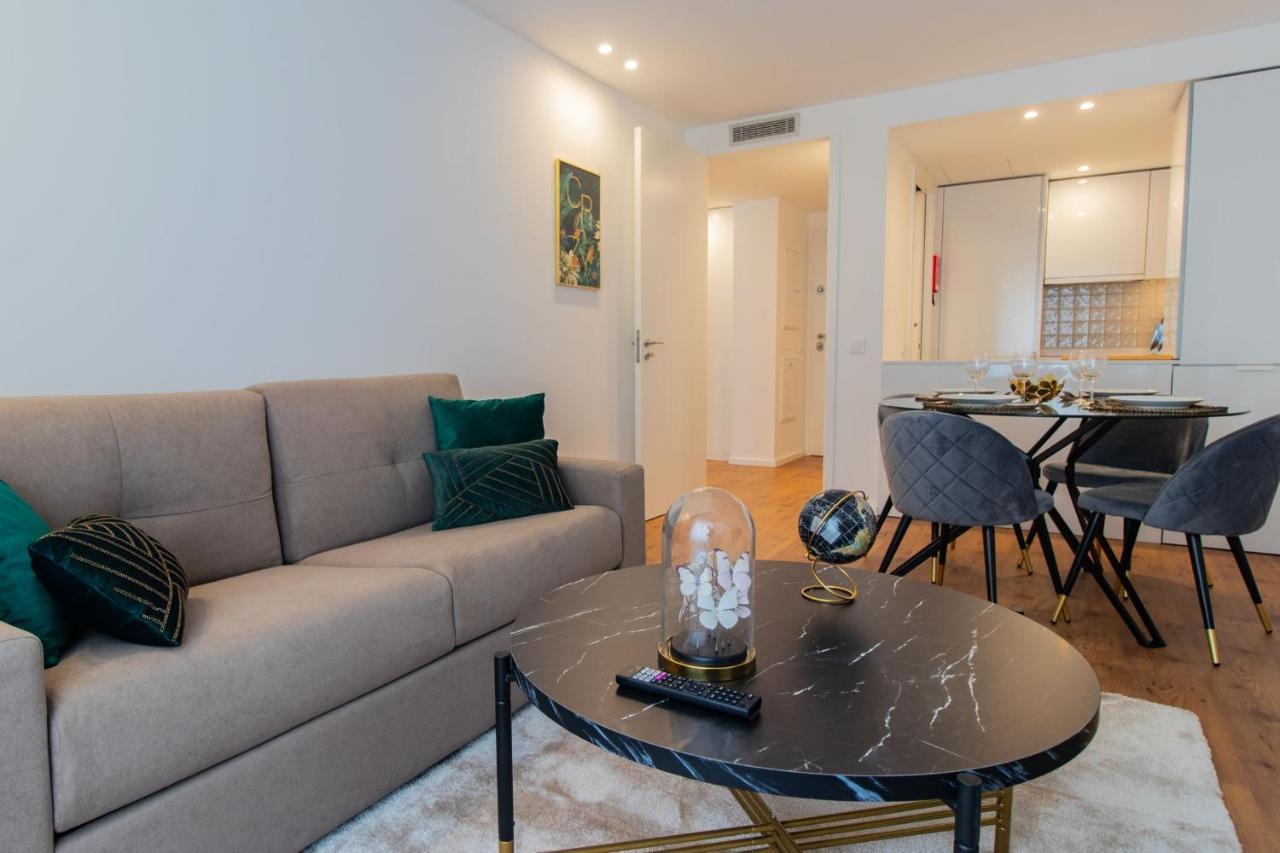 Stunning Apartment W/ Free Parking By Lovelystay Porto Exterior foto