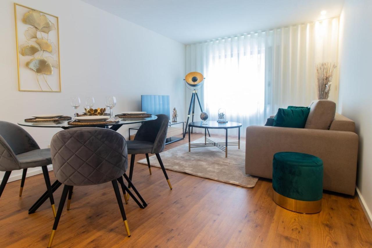 Stunning Apartment W/ Free Parking By Lovelystay Porto Exterior foto