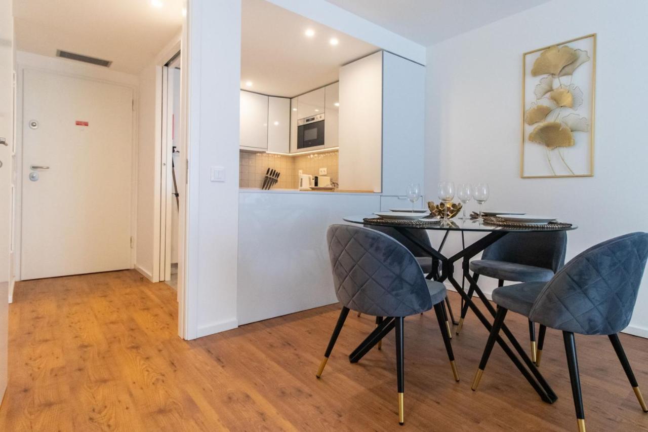 Stunning Apartment W/ Free Parking By Lovelystay Porto Exterior foto